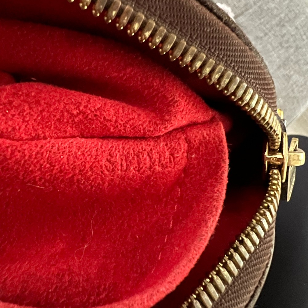 Authentic Louis Vuitton Trevi pm - Picture 5 of 9
